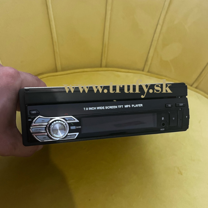 Autorádio univerzálne 7" výsuvný dotykový displej CarPlay